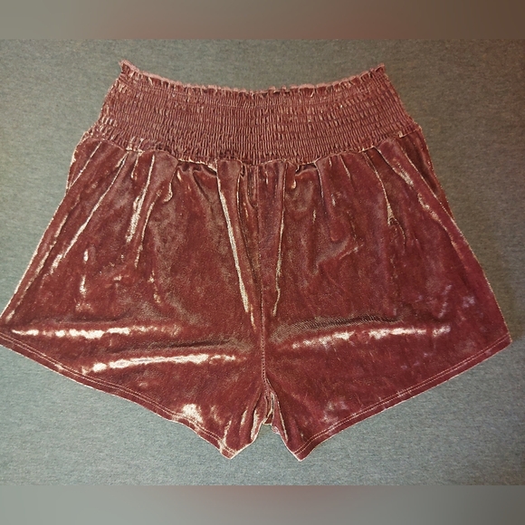 Pink shirt and short set - Picture 8 of 8